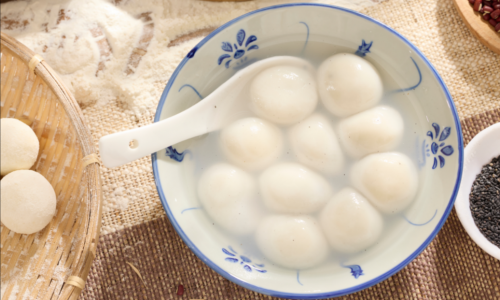 花燈逢元宵，今宵共團(tuán)圓，伯豪生物祝老師們豪氣滿滿，元宵喜樂(lè)！